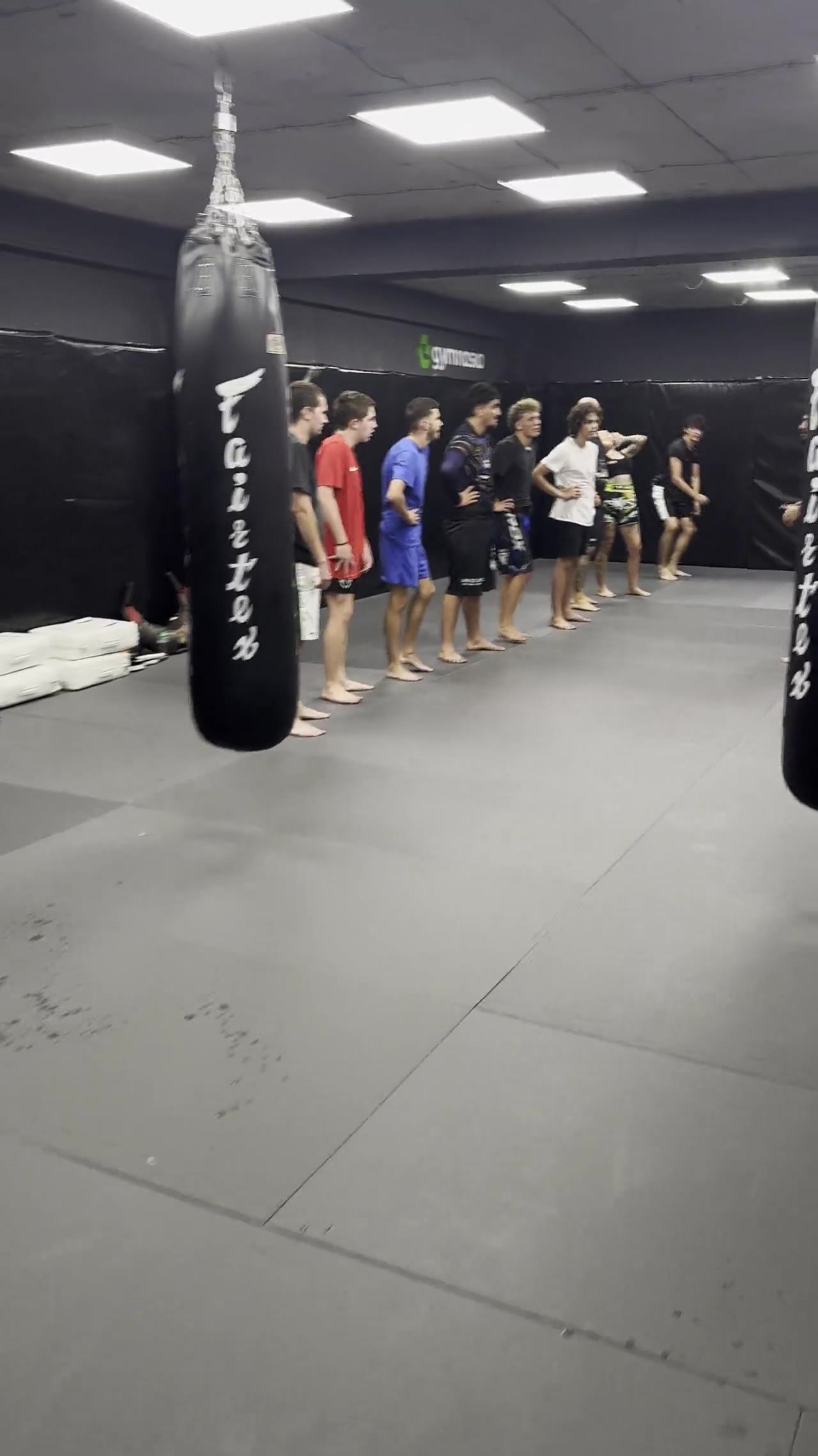 משתתפי המחנה — Archive video of a striking class lining up before drilling